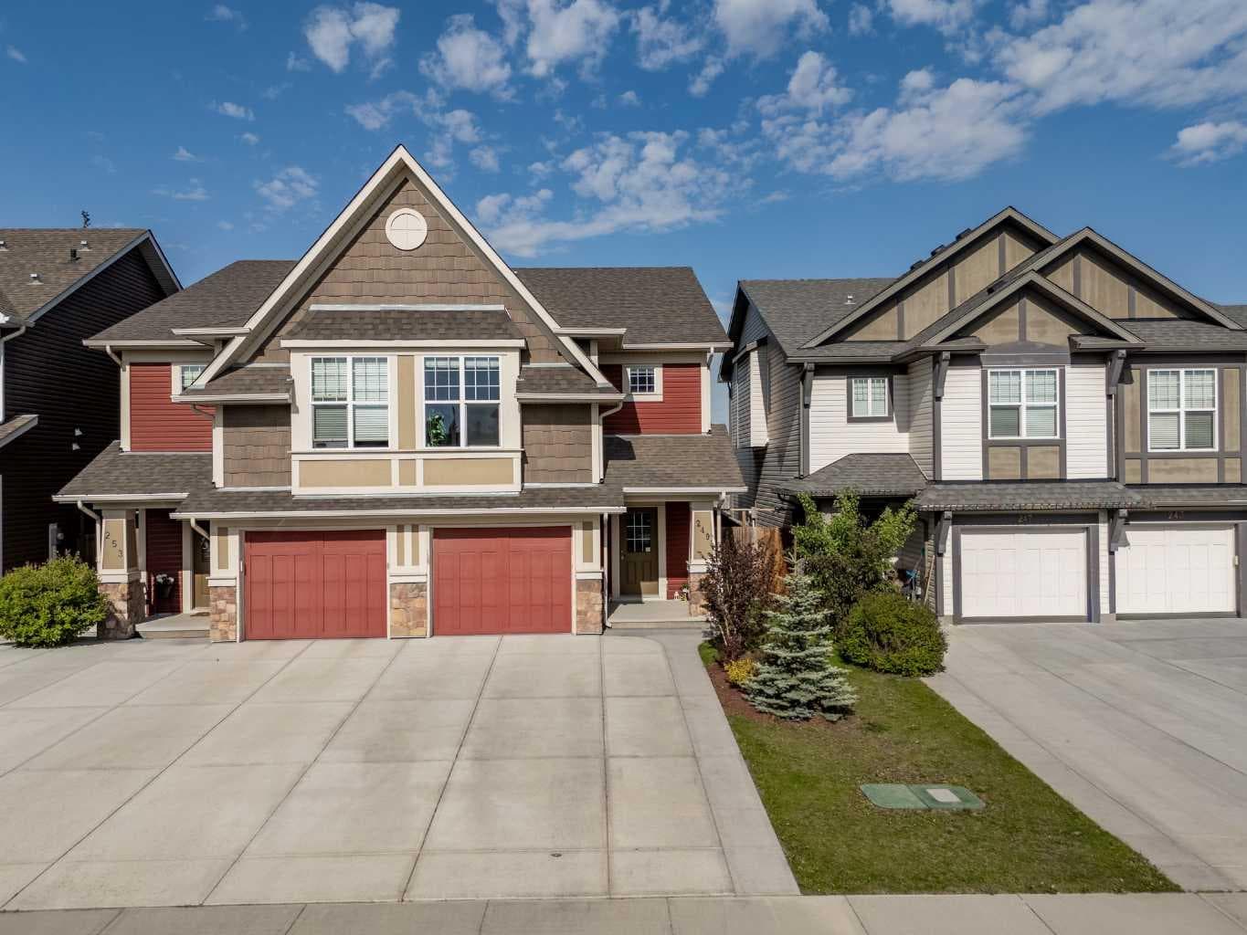 Semi Detached (Half Duplex) in Auburn Bay